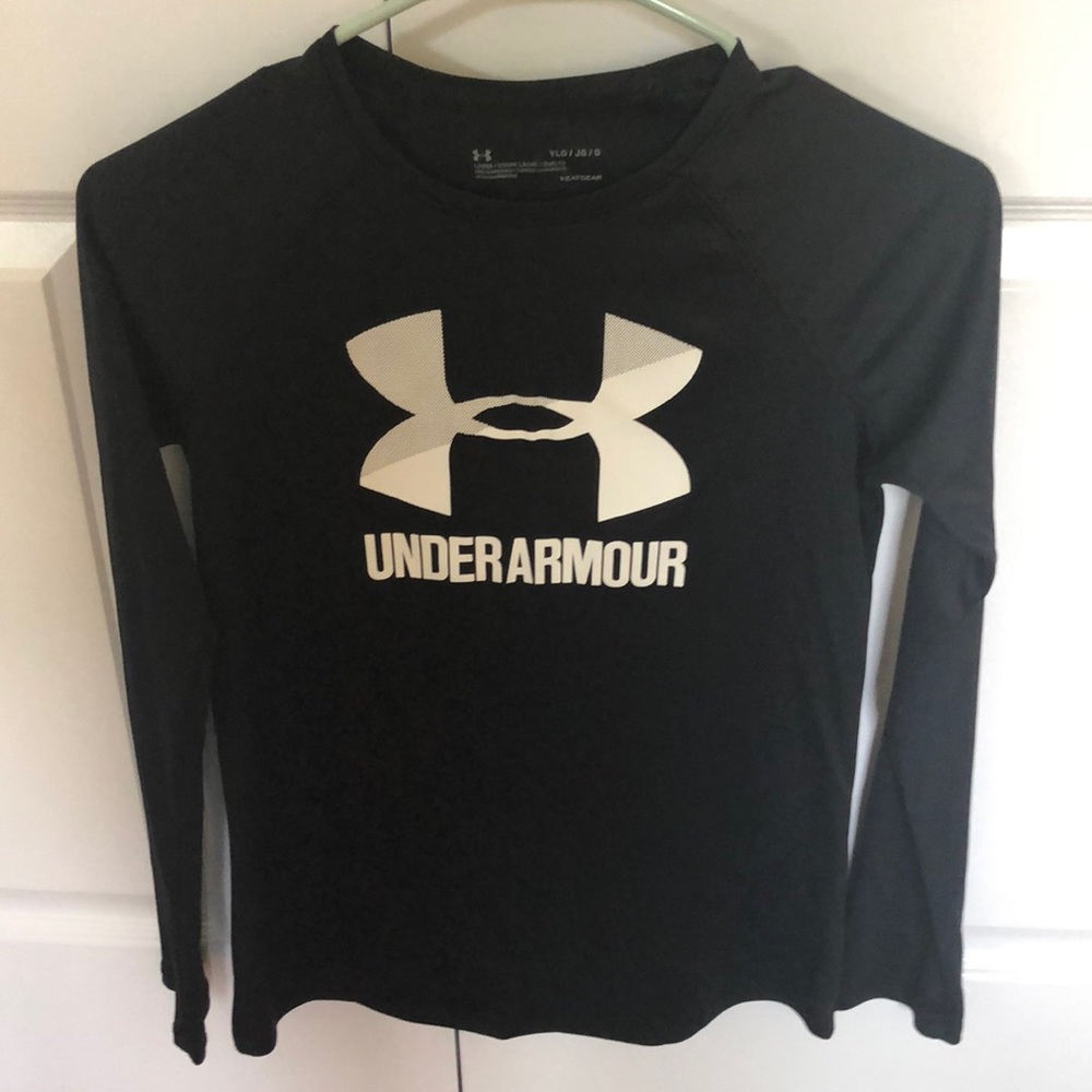 Under Armour loose fitting black top